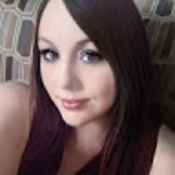 Meet your Posher, Terrilynn - Picture 1 of 1